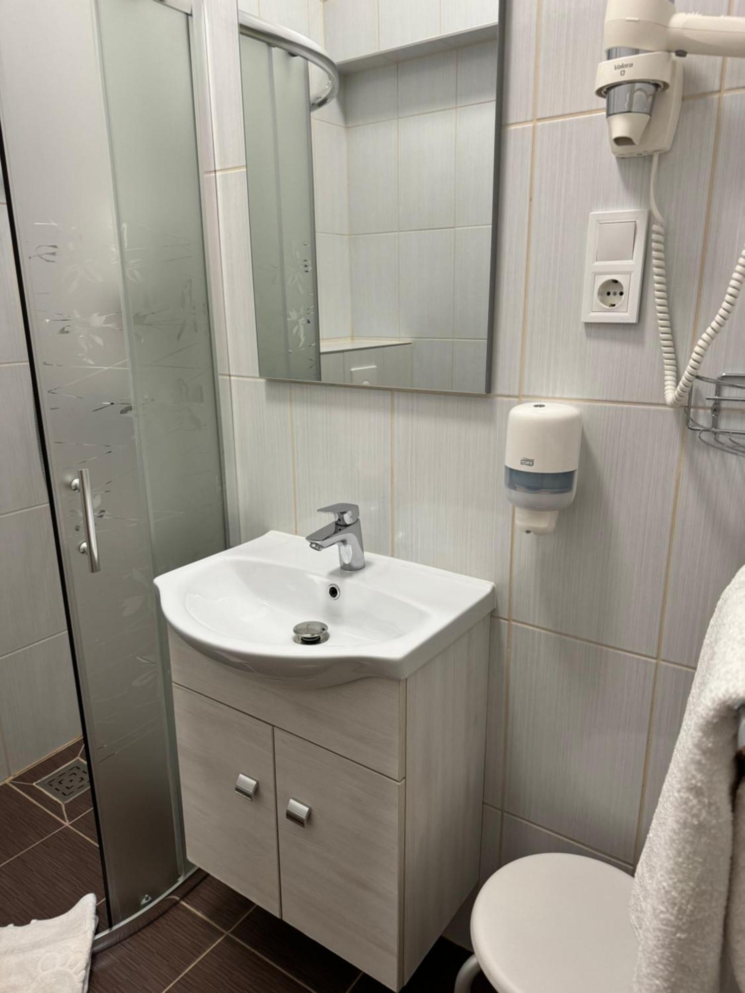 Szem-S Vendeghaz Hotel Balatonszemes Ngoại thất bức ảnh