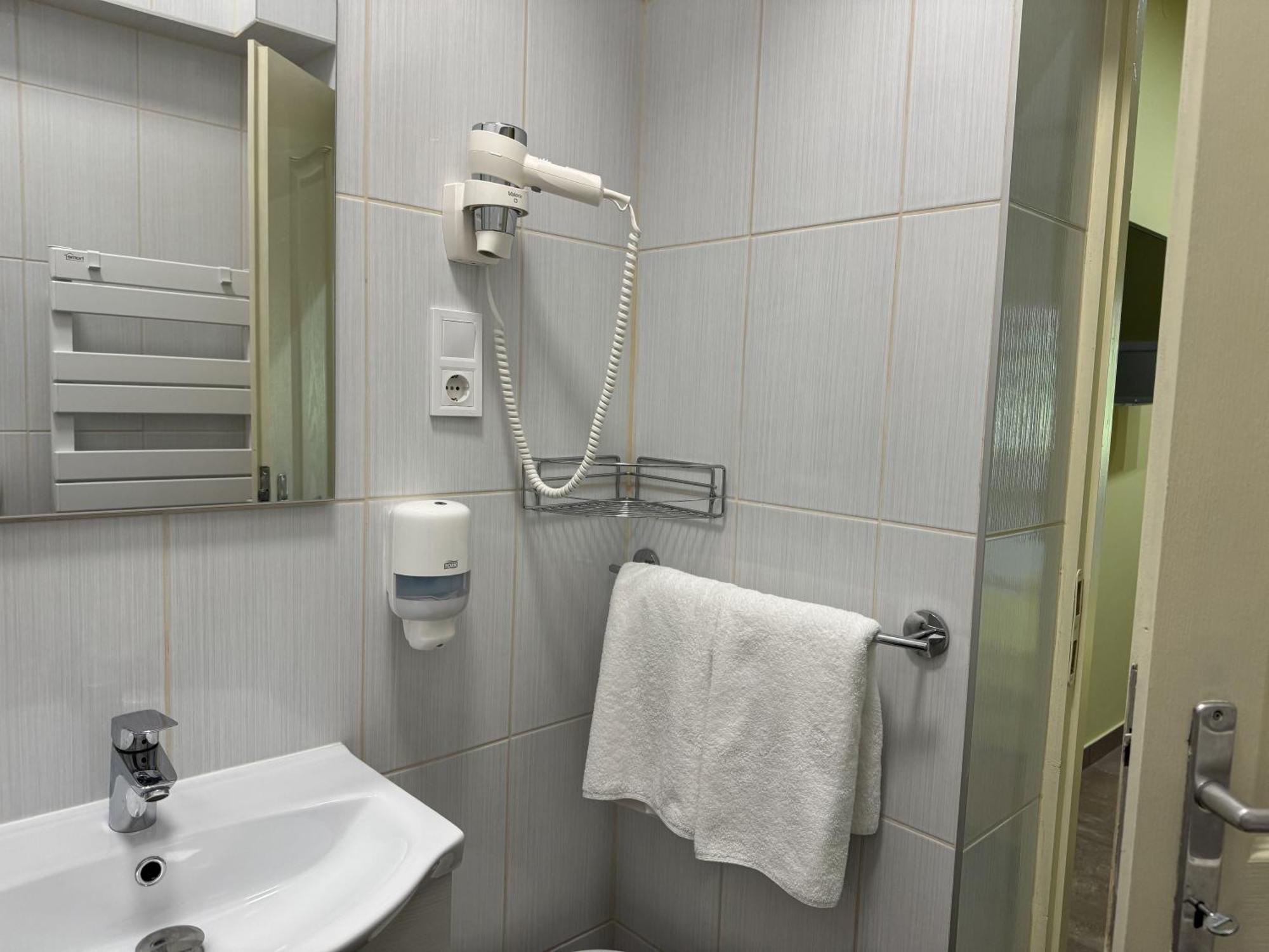 Szem-S Vendeghaz Hotel Balatonszemes Ngoại thất bức ảnh